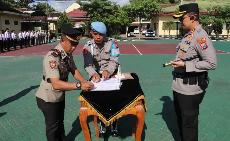 Sertijab di lingkungan Polres Magetran. foto/polres magetan