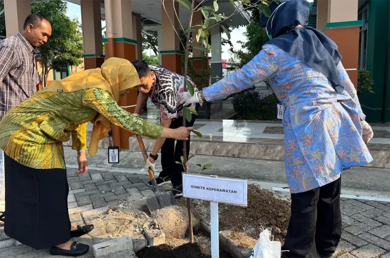Penghijauan di RSUD Harjono, Ponorogo. foto/kominfo