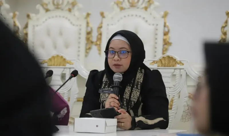 Kepala Badan Pusat Statistik (BPS) Ponorogo, Evy Trisusanti memberikan pemaparan dalam rapat koordinasi optimalisasi pemanfaatan DTSEN. foto/kominfo