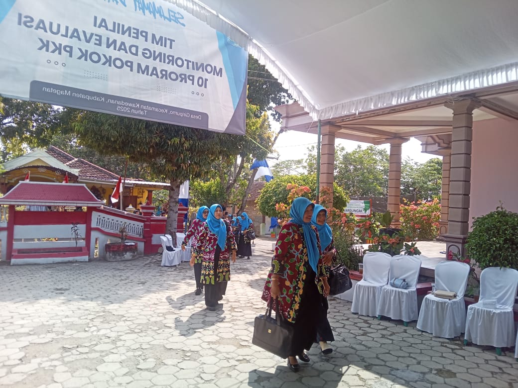 Suasana kedatangan tamu acara monev